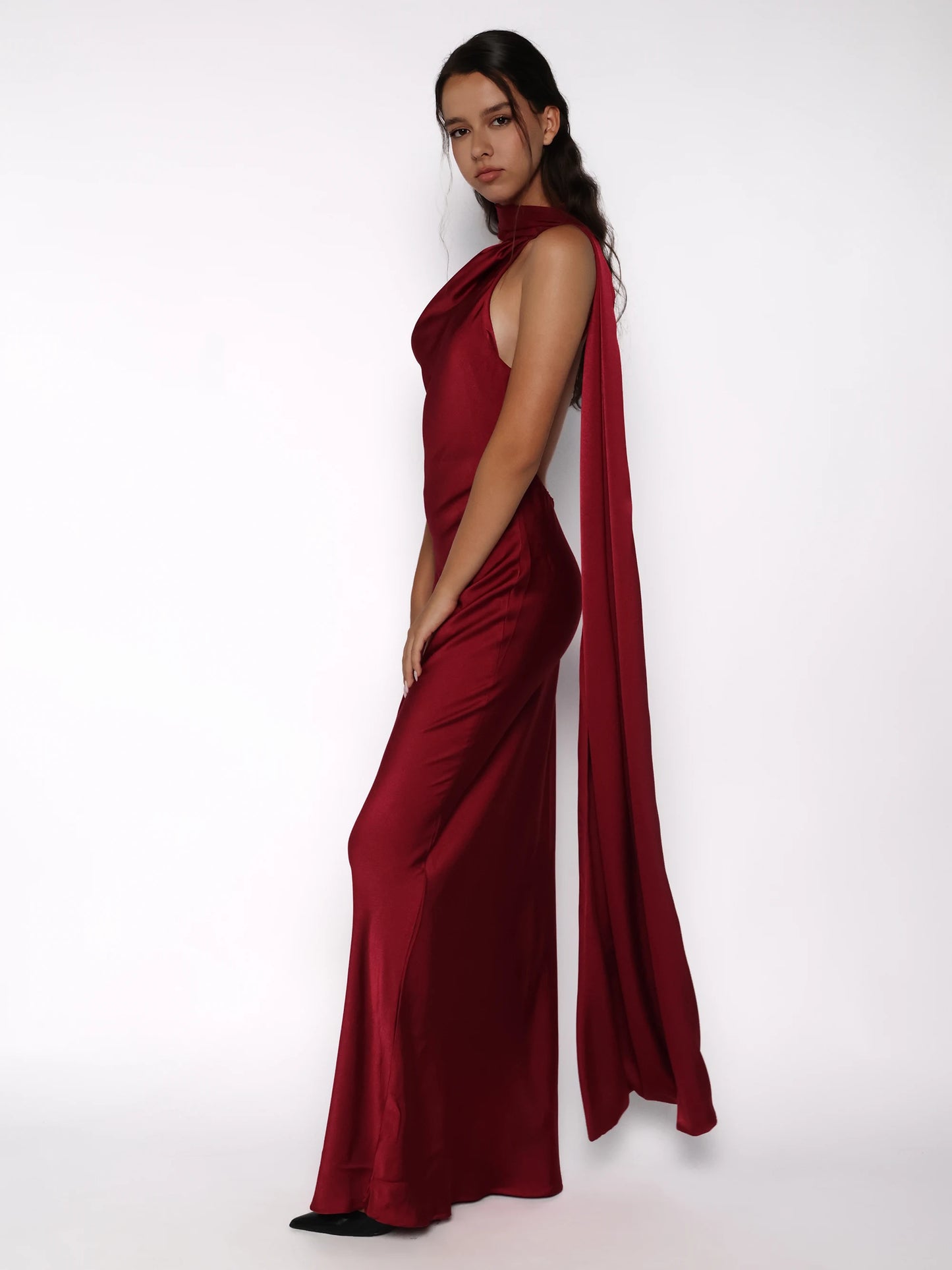 Rochie lunga satinata cu detaliu tip esarfa fluida, Alma