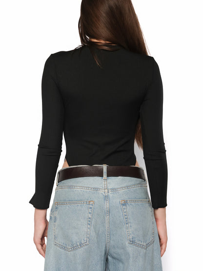 Body cu cusaturi la vedere, Lola