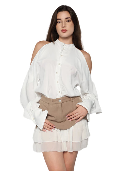 Bluza cu maneci despicate, Dolores