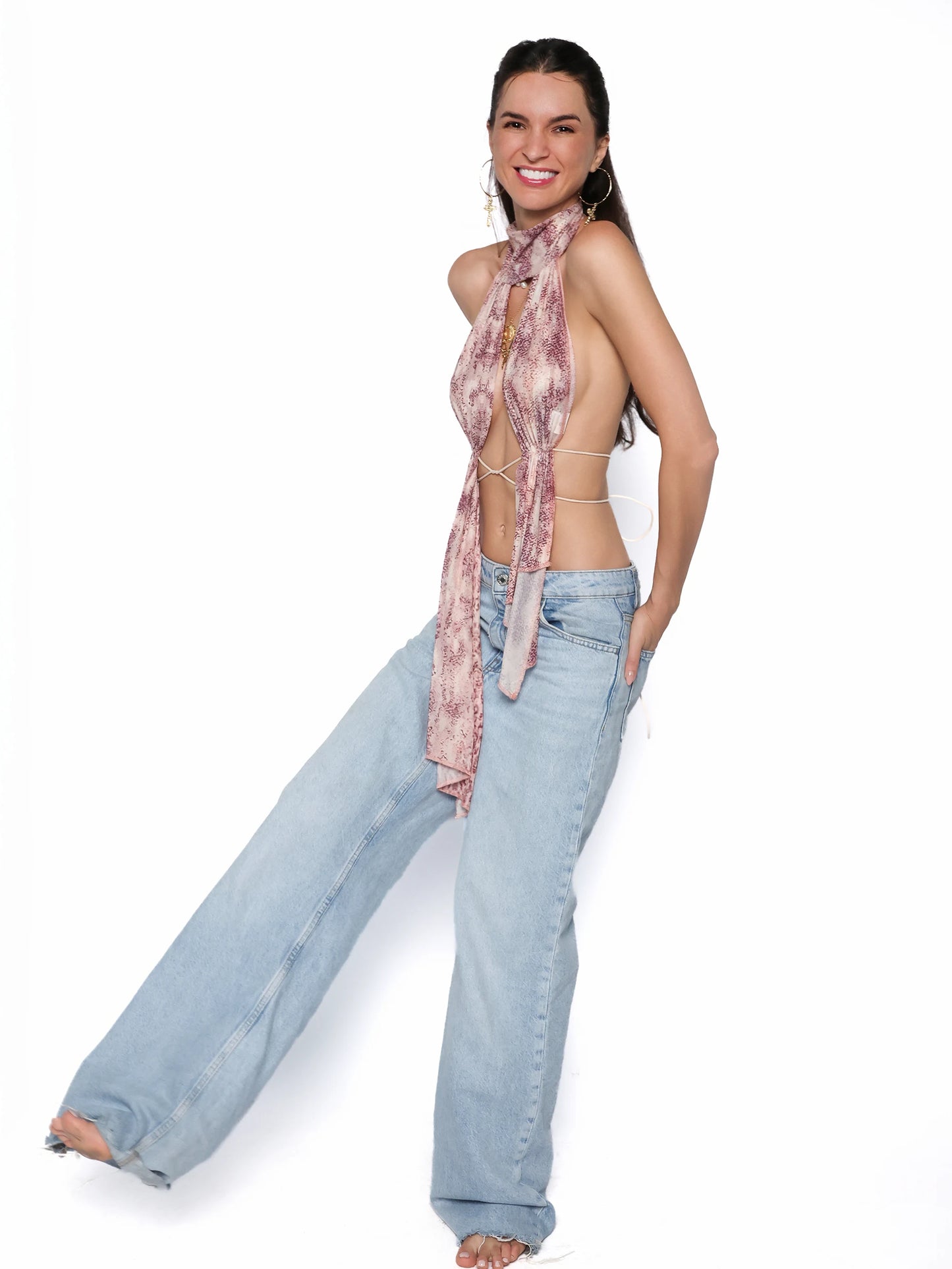 Top exotic cu spatele complet gol, Antonia