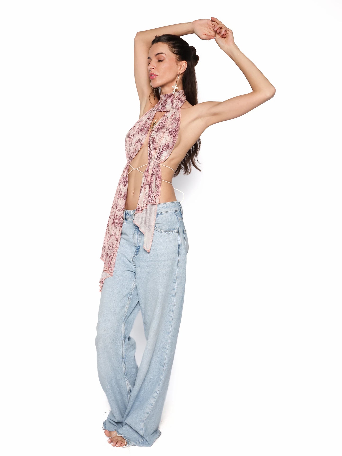 Top exotic cu spatele complet gol, Antonia