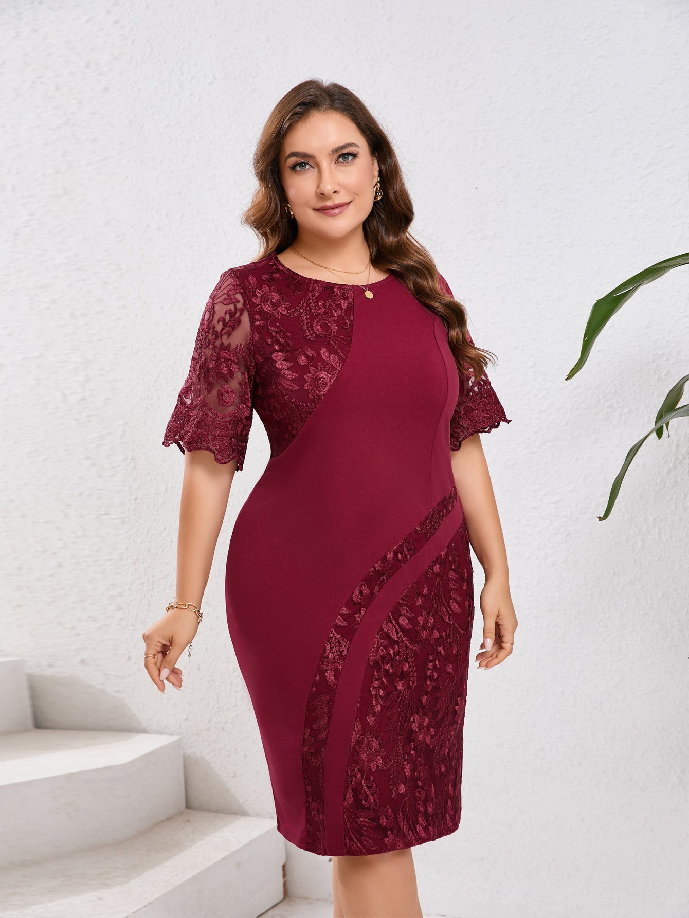 Rochie eleganta tip creion din dantela si stofa elastica, cu maneci transparente, Andra