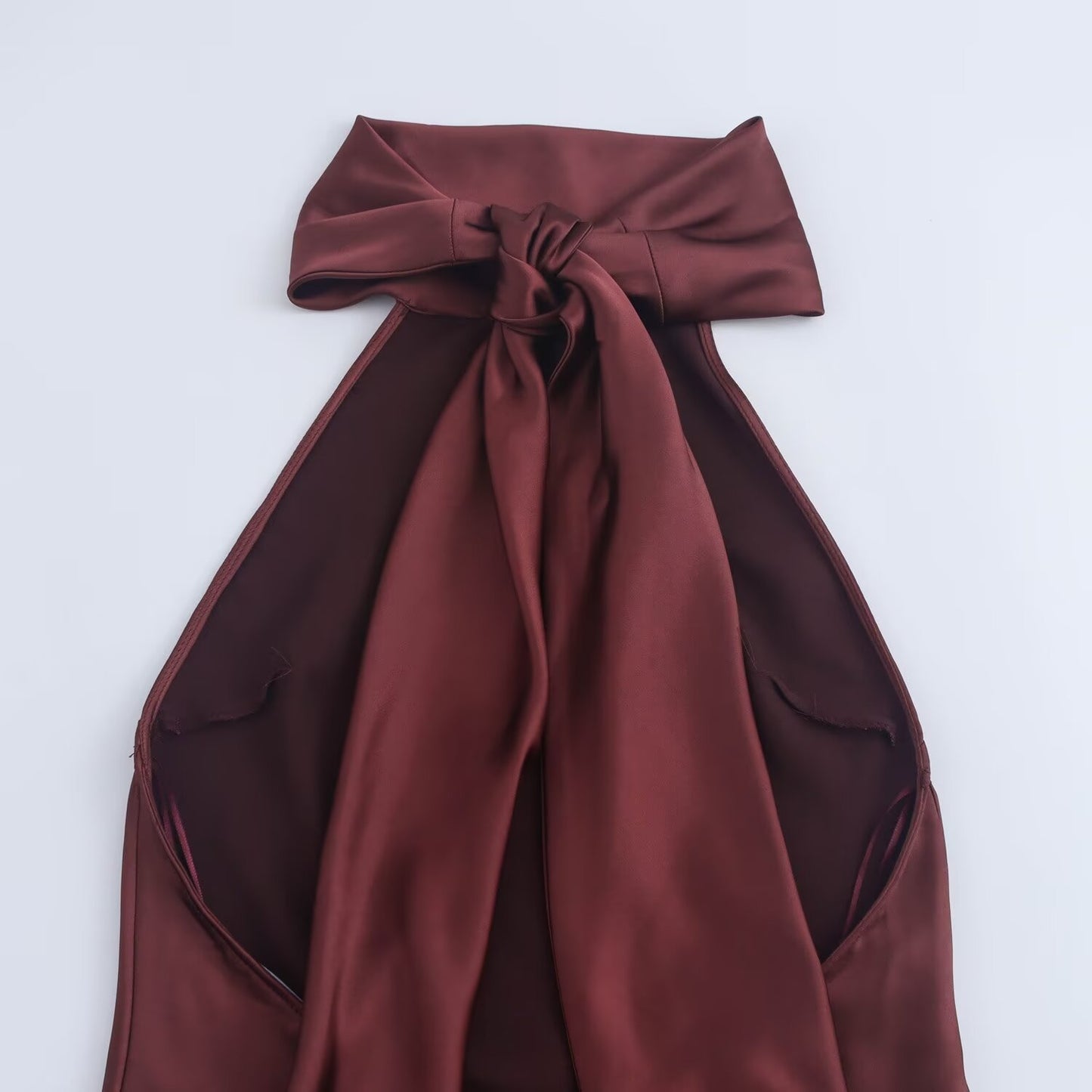 Rochie satinata in clos si cu spatele gol, Carla