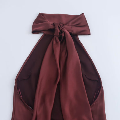 Rochie satinata in clos si cu spatele gol, Carla