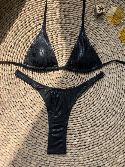 Costum de baie cu strasuri la spate, Amara