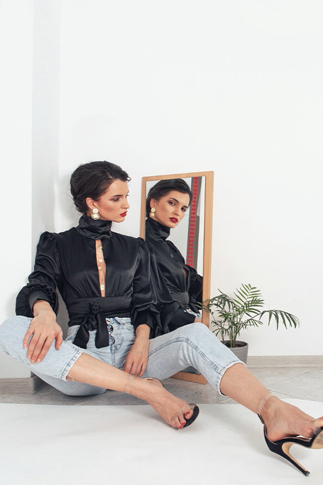 bluza top satin cu spatele gol si decolteu adanc